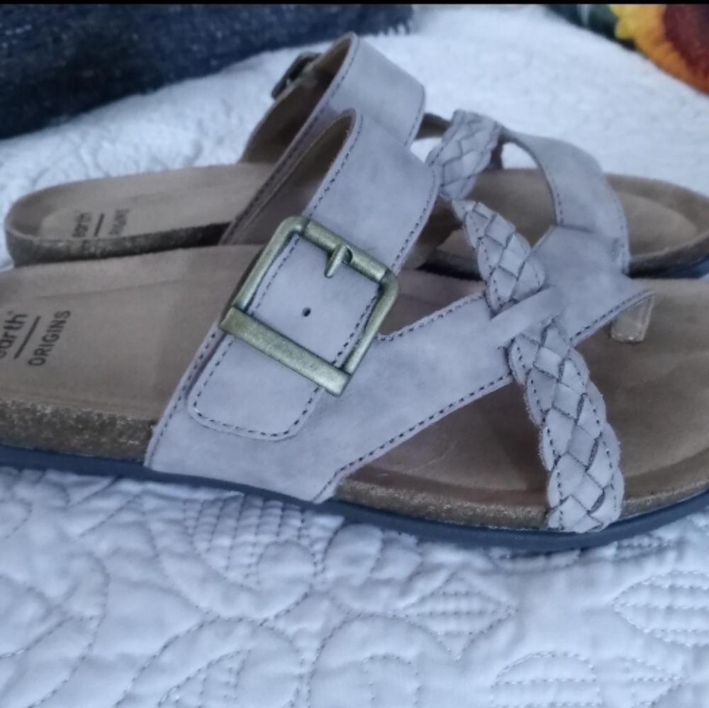 Sandals - Picture 2 of 4